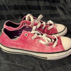 Girl’s Size 2 SUEDE CONVERSE ALL STAR SHOES